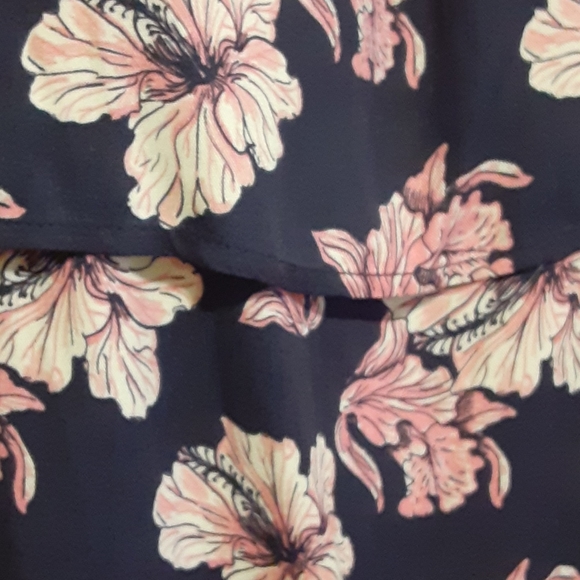 Grayson Threads - Floral Cold Shoulder Top - 2X - Picture 2 of 5